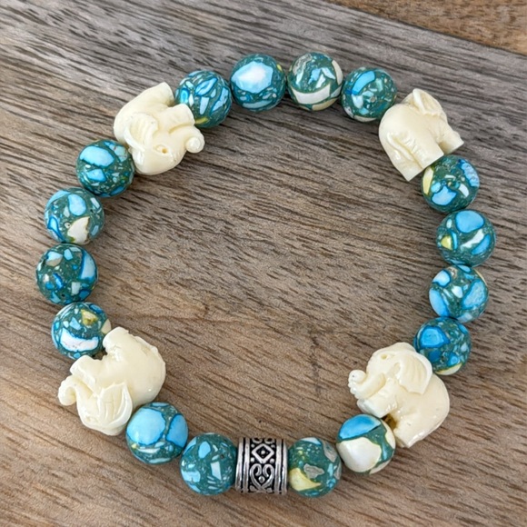 Stone & Elephant Beaded Bracelet NWOT - Picture 1 of 3
